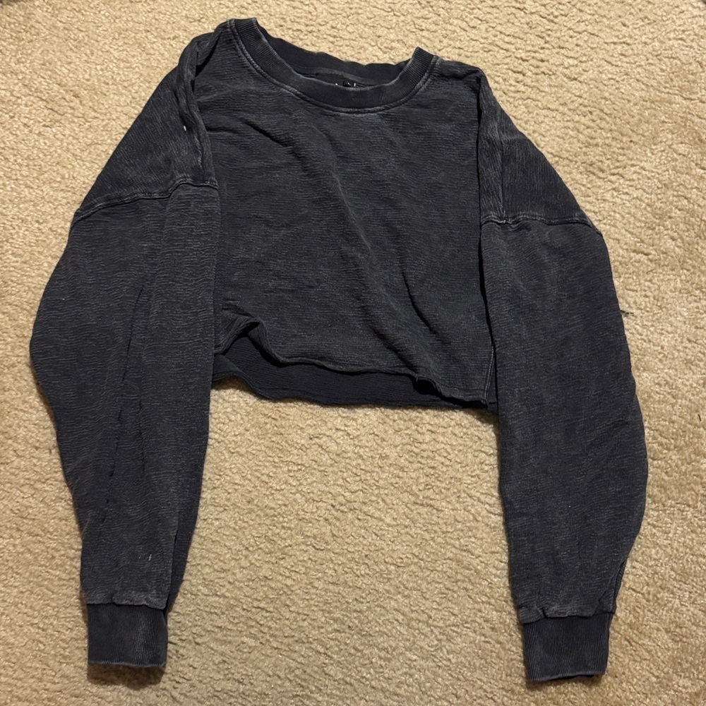 Black Cropped Sweatshirt